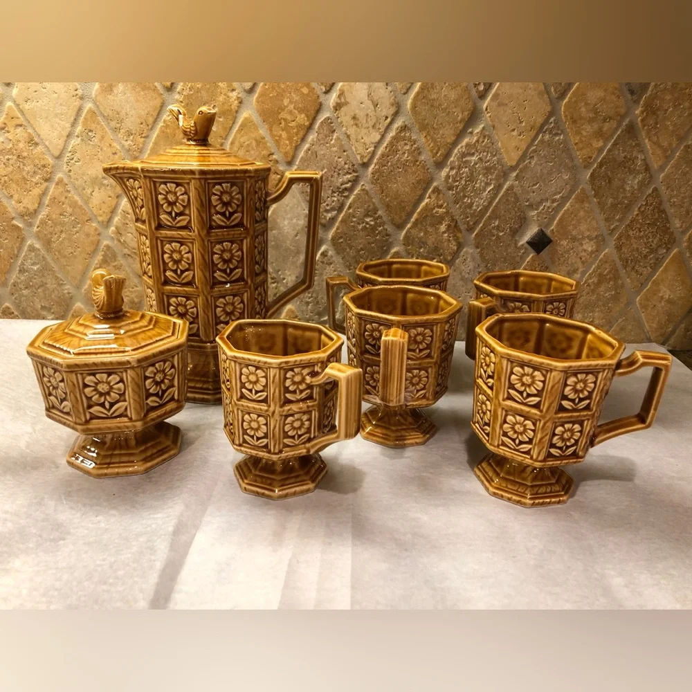 Vintage Retro Daisy Coffee Pot Creamer Sugar & Octagon Mugs 9 Piece Set RARE